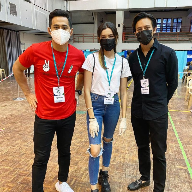 Berjuang bantu frontliners di PPV, artis2 Malaysia 'turun padang' jadi sukarelawan