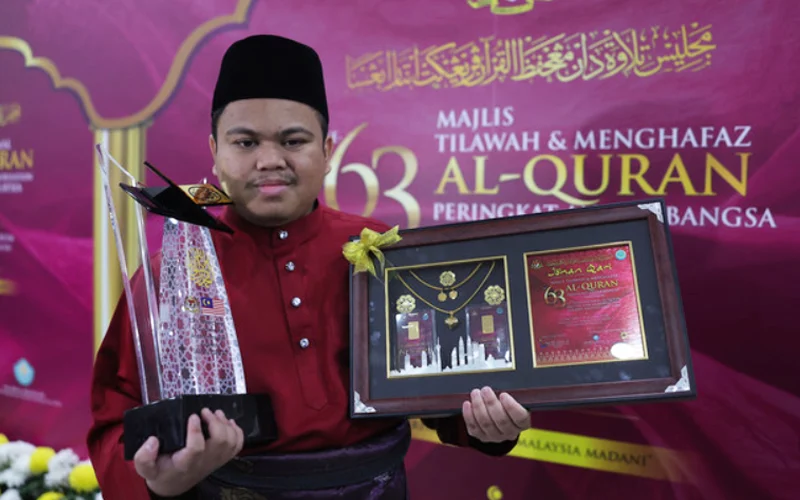 Merdunya suara Qayyim! Juara qari antarabangsa laungkan azan secara live depan ‘non-Muslim' 15