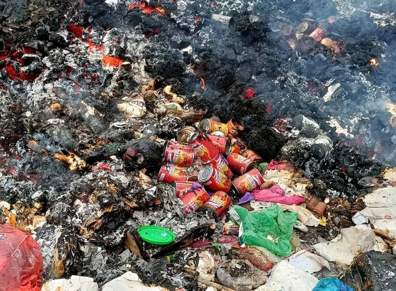 Siapa buang? Puluhan beras, sardin ditemui di tapak pelupusan sampah 11