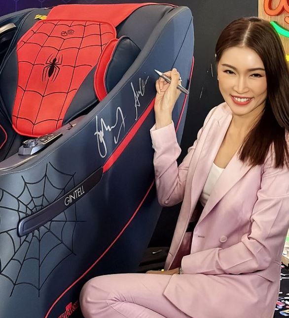 kerusi urut terhad Spider-Man