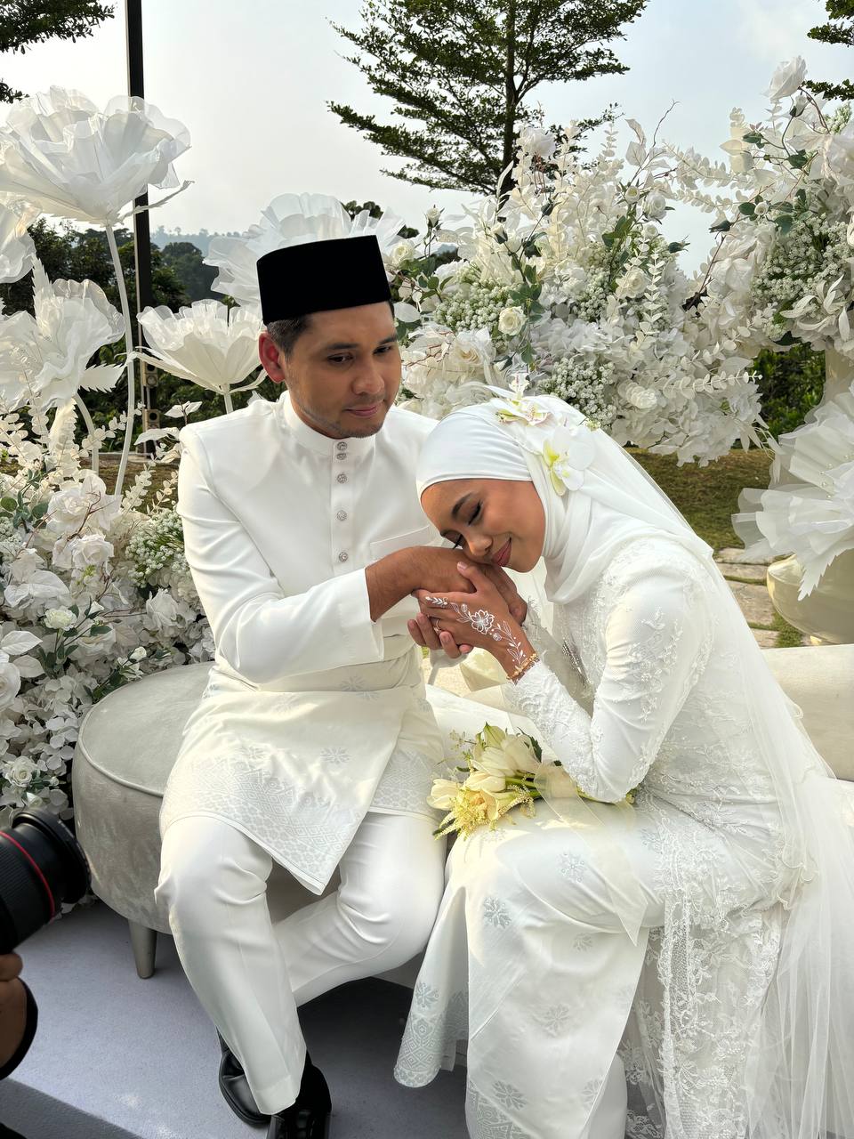 Sarah Suhairi selamat bernikah