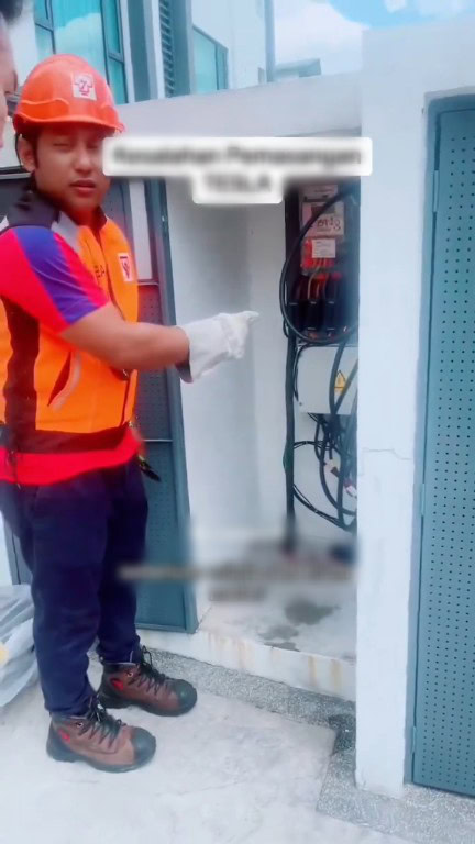 Kantoi curi elektrik