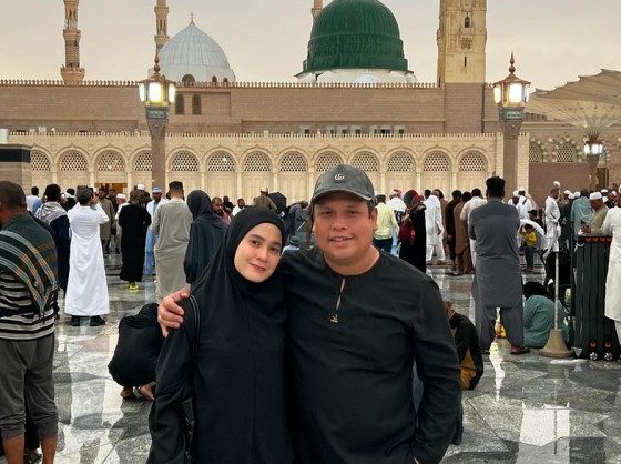 Fara Salleh tunai umrah bersama