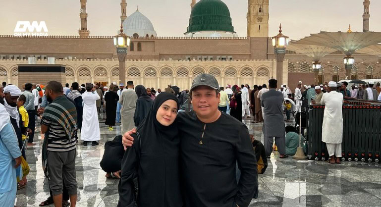 Fara Salleh tunai umrah bersama