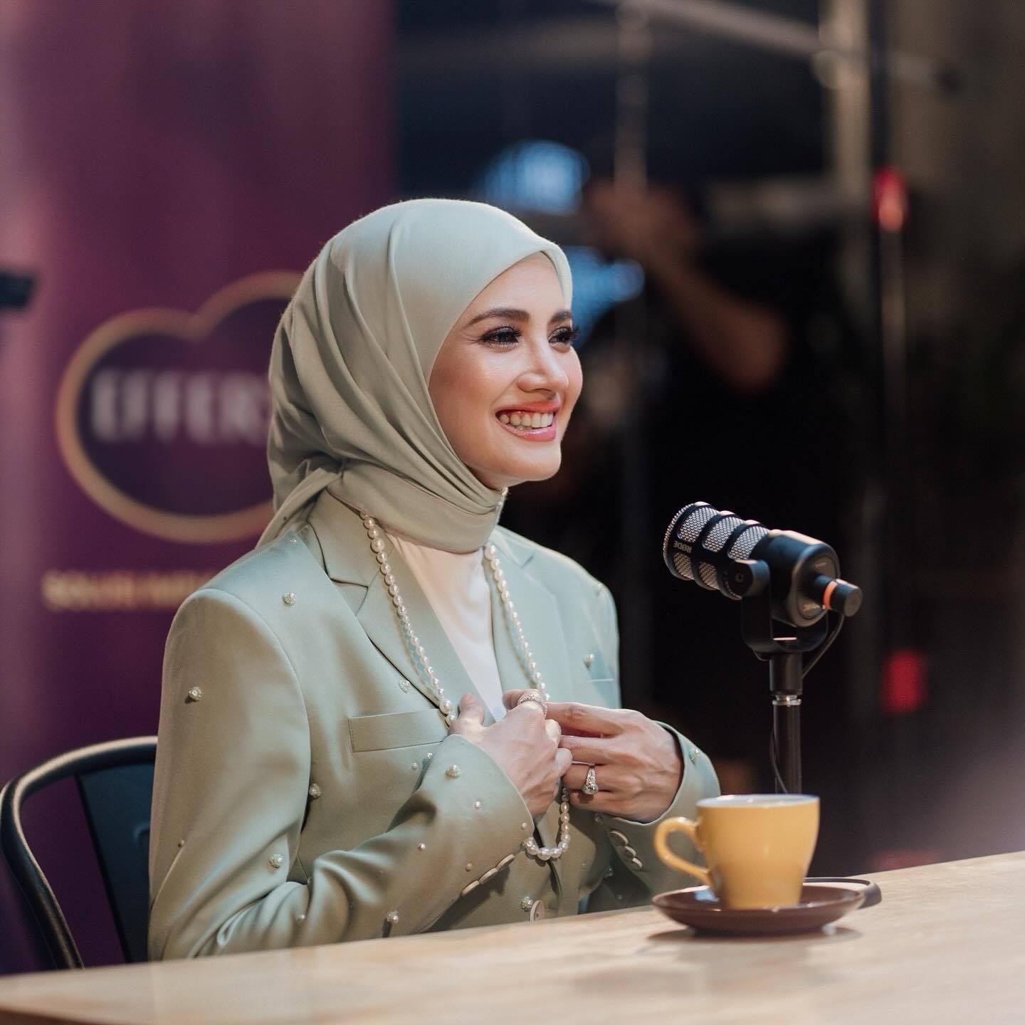 iringi Fazura di mahkamah