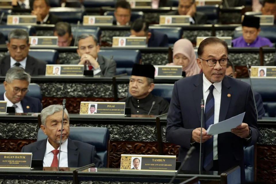 Muar tak pakai baju Melayu