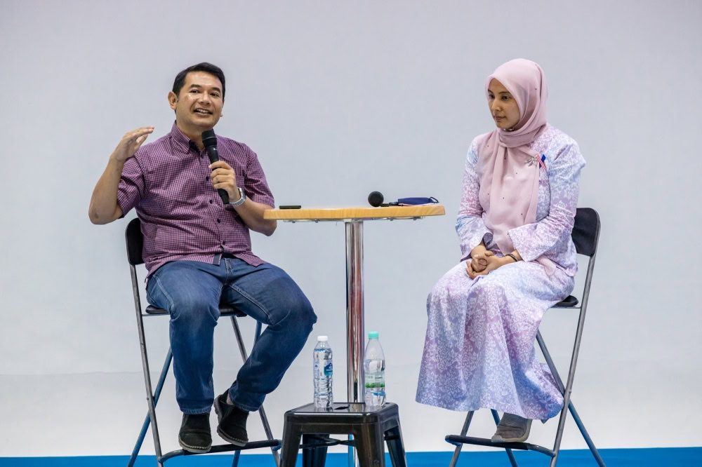 Rafizi tetap sahabat saya sampai bila-bila - Nurul Izzah