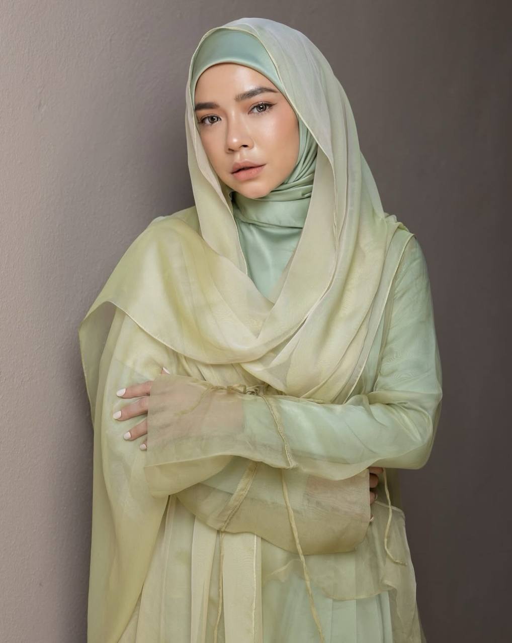 Nora Danish impi tunai haji bersama pasangan baharu