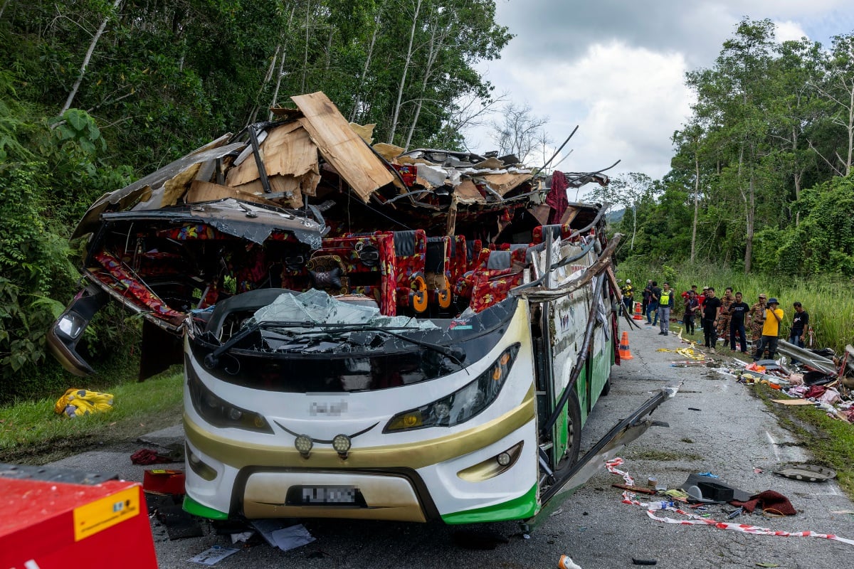 Bas berusia 12 tahun, tiada tali pinggang keledar