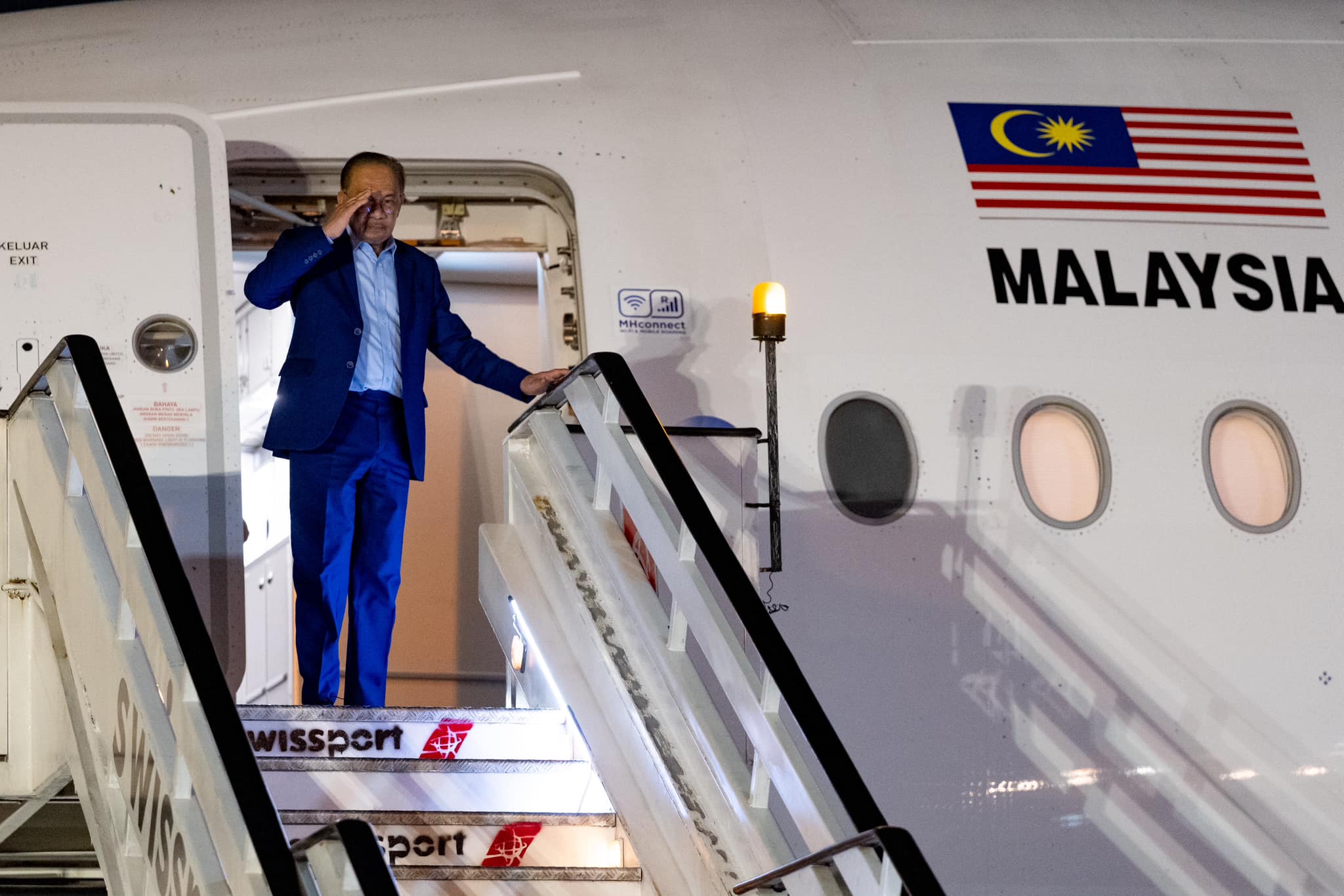 36 syarikat