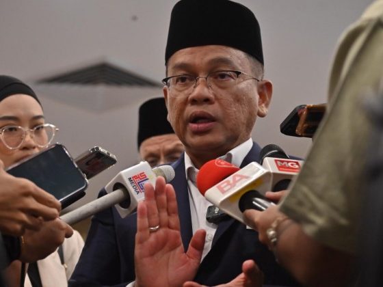 saman pensyarah UIAM
