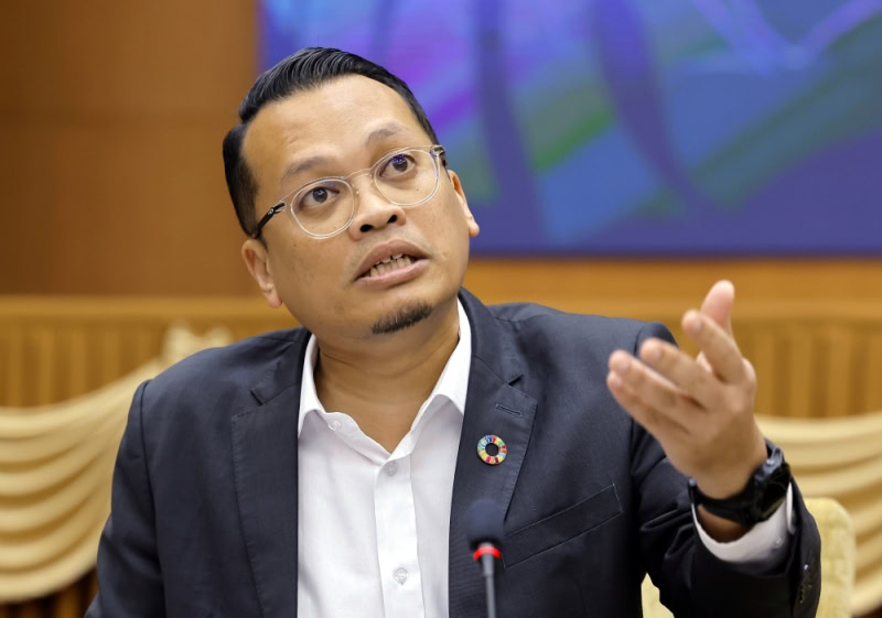 Nik Nazmi kunci mulut