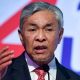 Tengku Zafrul keluar parti