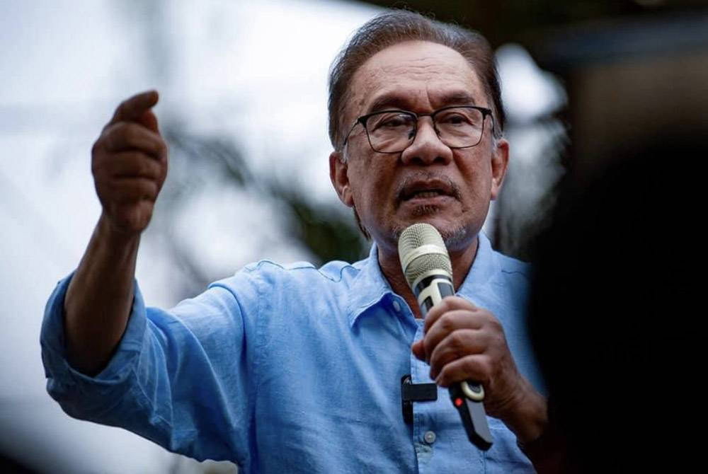 campur tangan hal politik negara