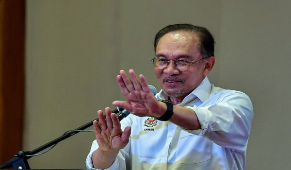 bukan dengan amarah 