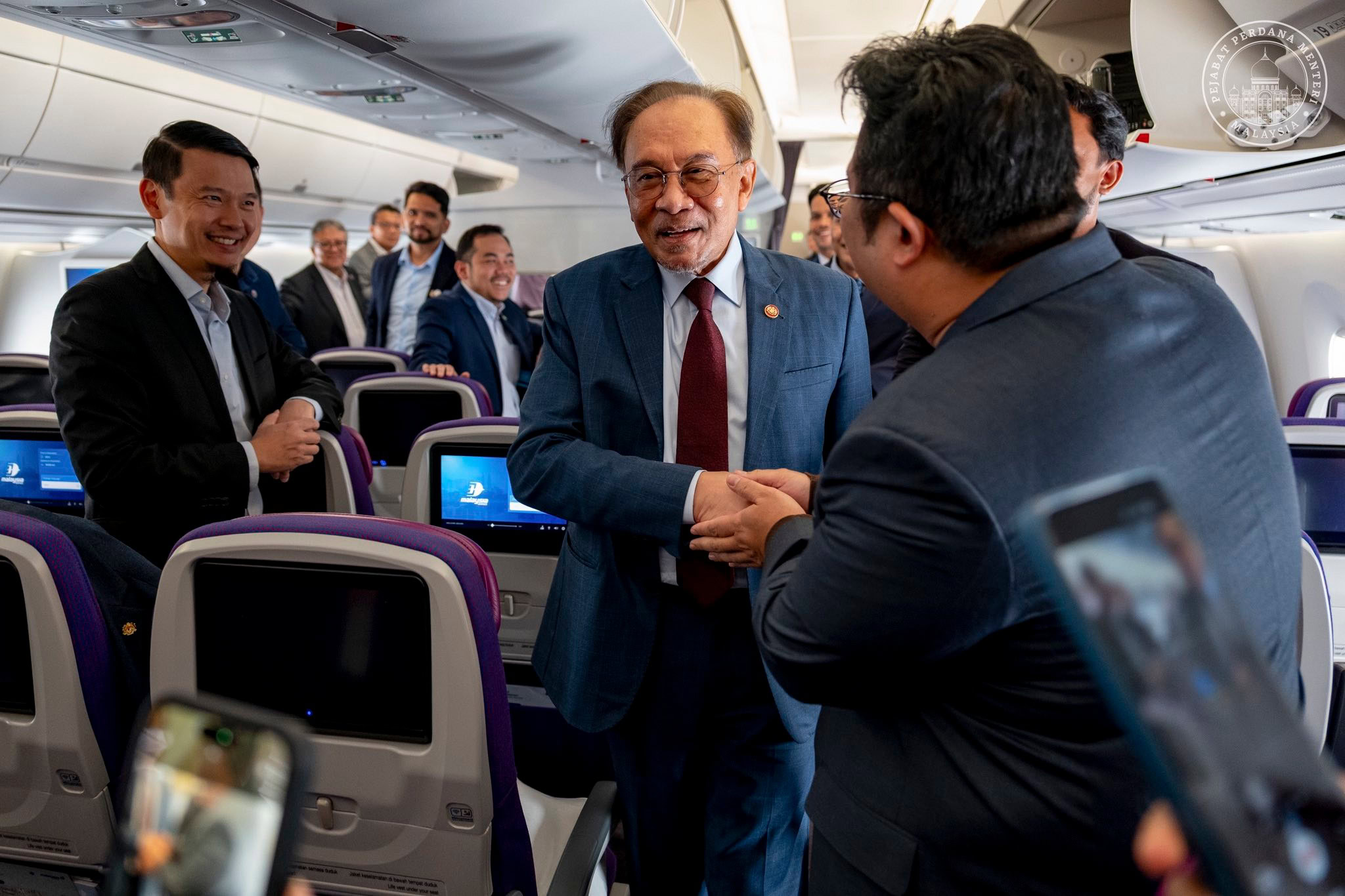 Baru tiba di Malaysia, PM Anwar terus bekerja pengerusikan AMM di KLCC