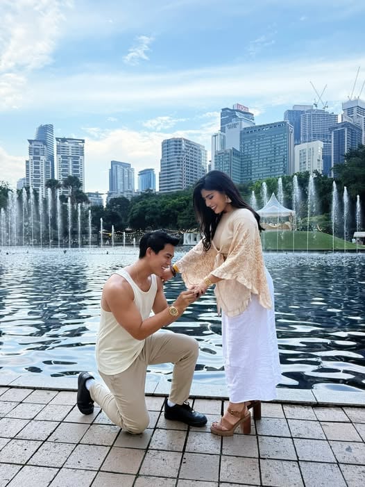 Yazmin Aziz dilamar kekasih