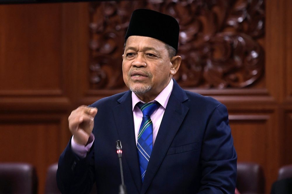 Netizen anggap Shahidan Kassim merapu