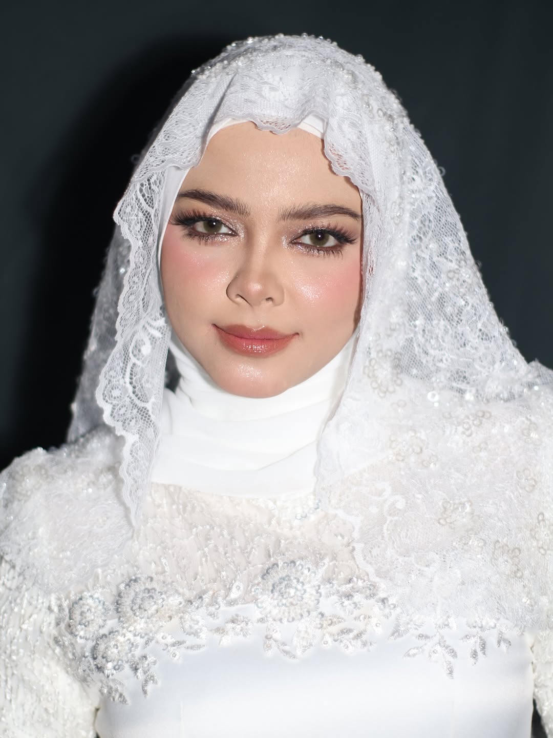 Ira Kazar ulas berbusana pengantin