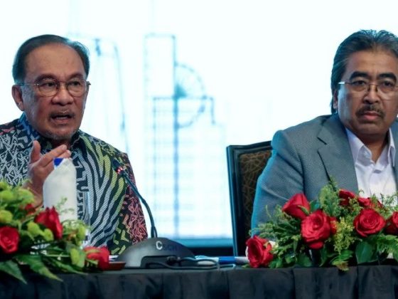 Johari nafi bakal ganti Anwar