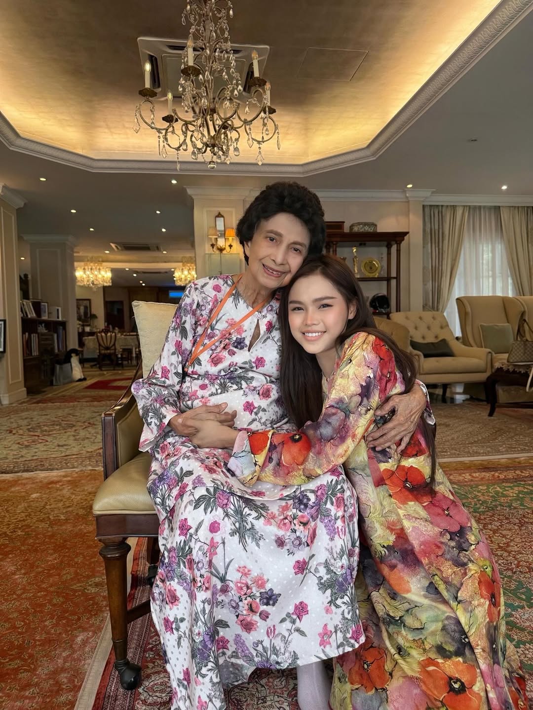 Bella Astillah terharu