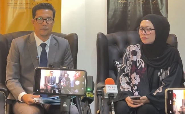 Dakwa difitnah jual produk bahaya, Cik Pia tuntut RM1 juta dari Nilam & Azlan Komeng!