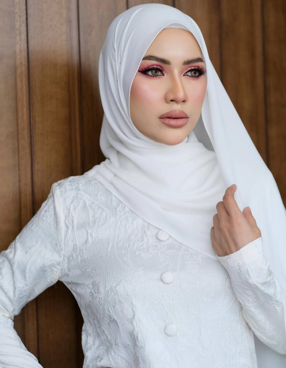 Doktor sangka zara zya pakai susuk