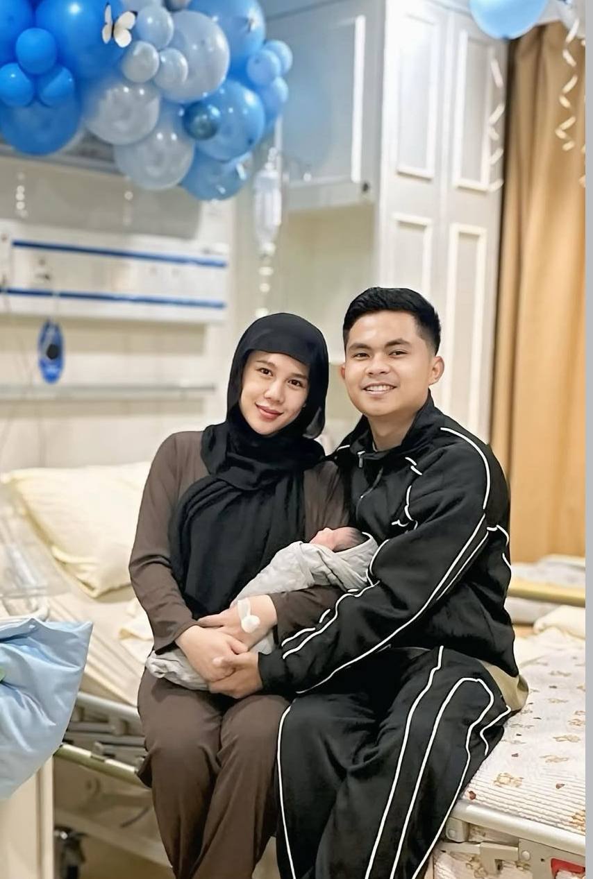 Tahnik anak sendiri