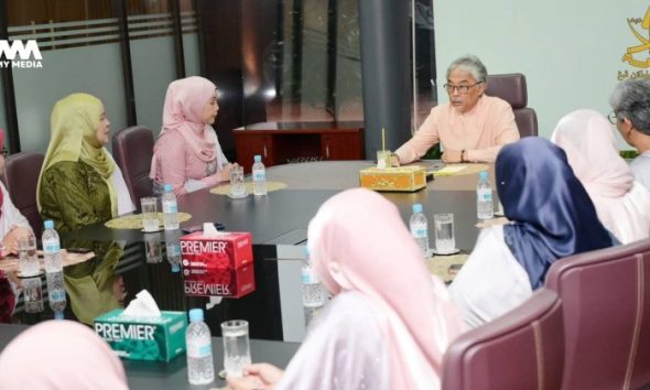Sultan Pahang gesa haramkan vape