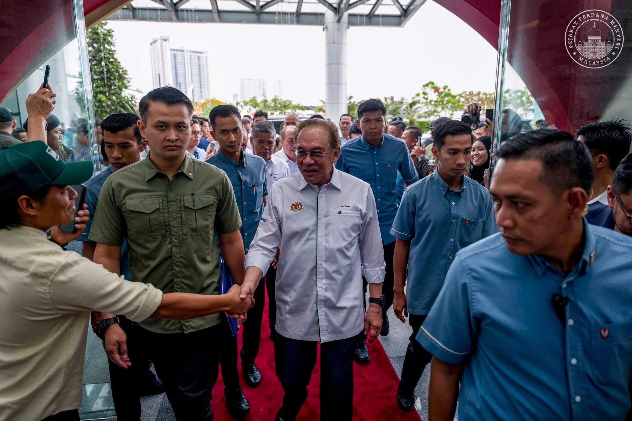 Pembelian 30 pesawat Boeing tanda politik stabil, ekonomi membangun – PM Anwar