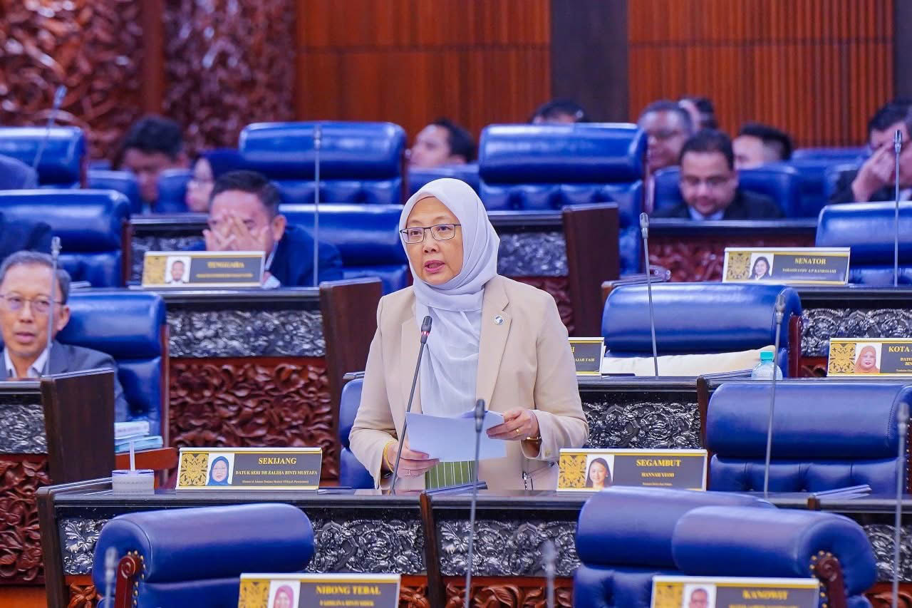27 penjawat awam