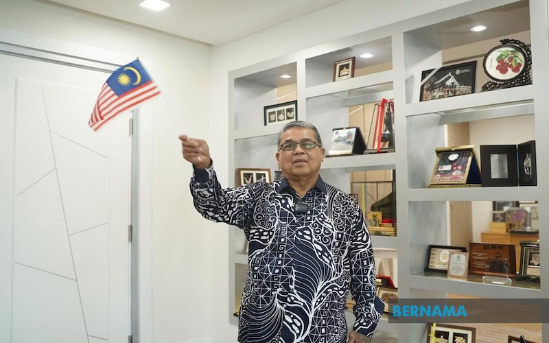 bendera terbalik
