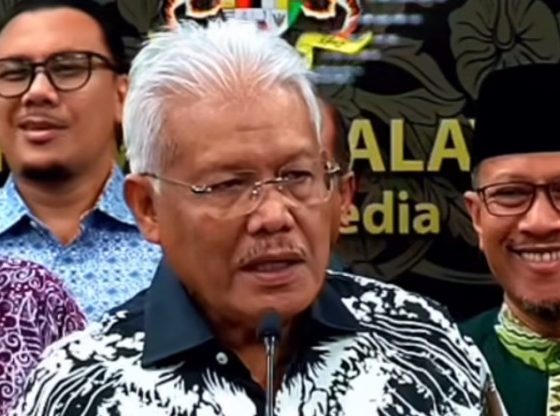 Mestilah beragama Islam