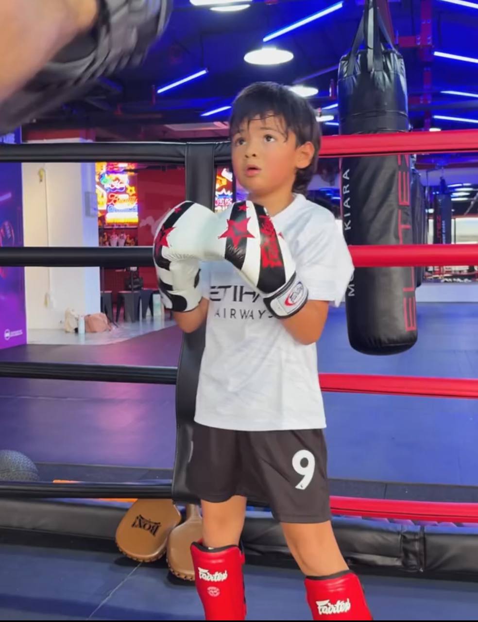 Jebat berlatih tinju