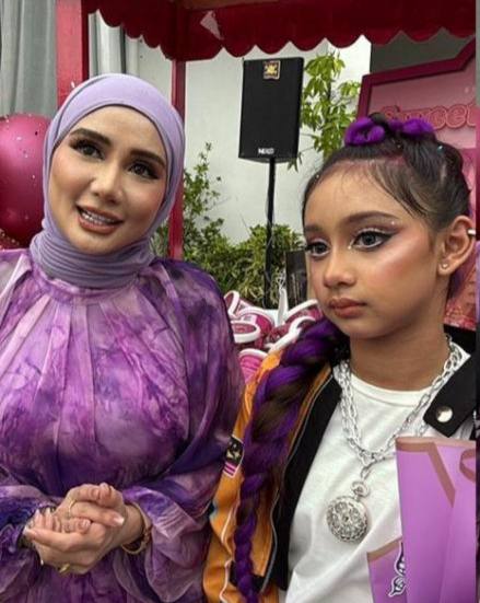 WAWA ZAINAL HADIAH KEDAI