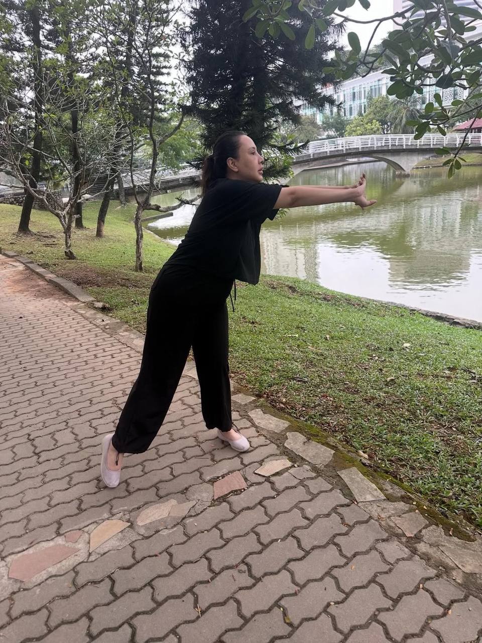 Fathia kongsi gambar bersenam