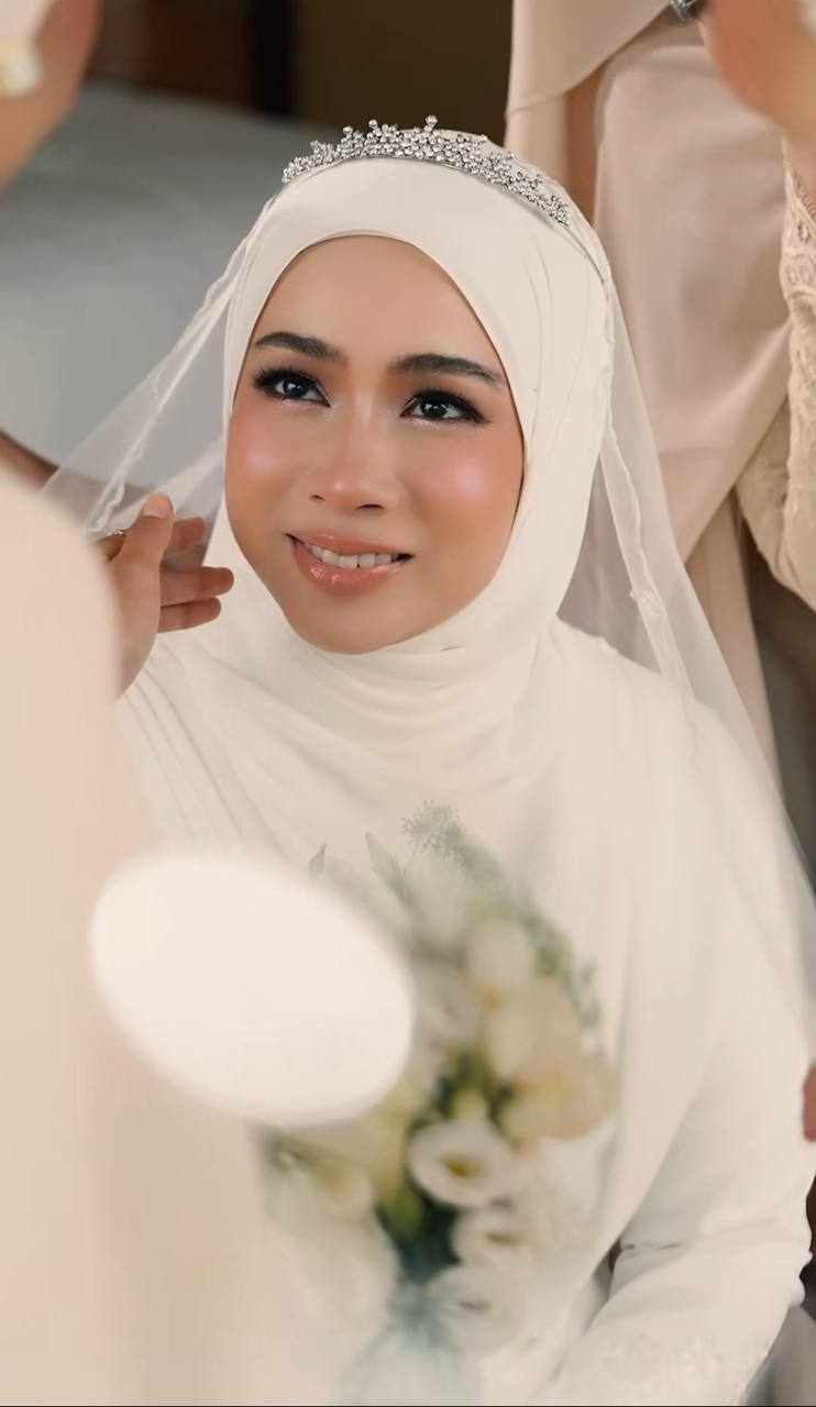 Tarikh nikah makin dekat? amira othman