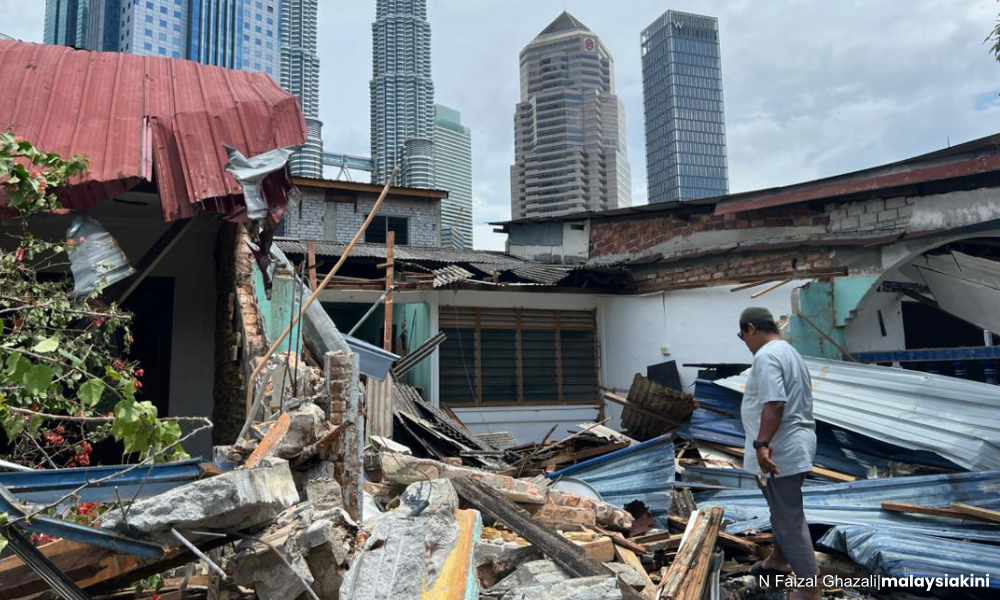 Khalid Samad saman Johari Ghani?