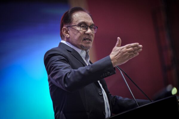 kerajaan tak halang rakyat bersuara