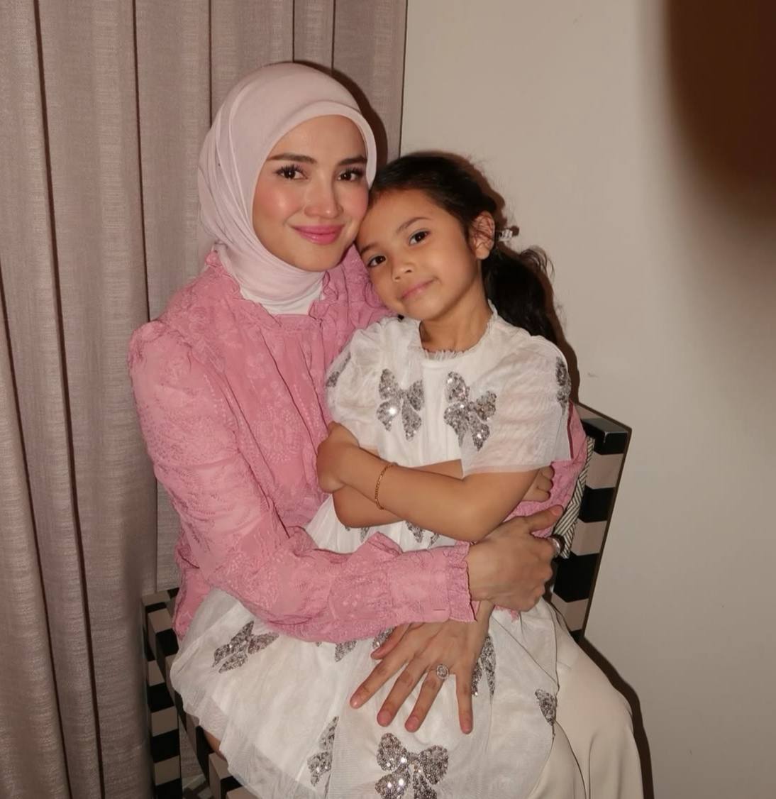 Nur fazura Wanita paling bahagia di dunia