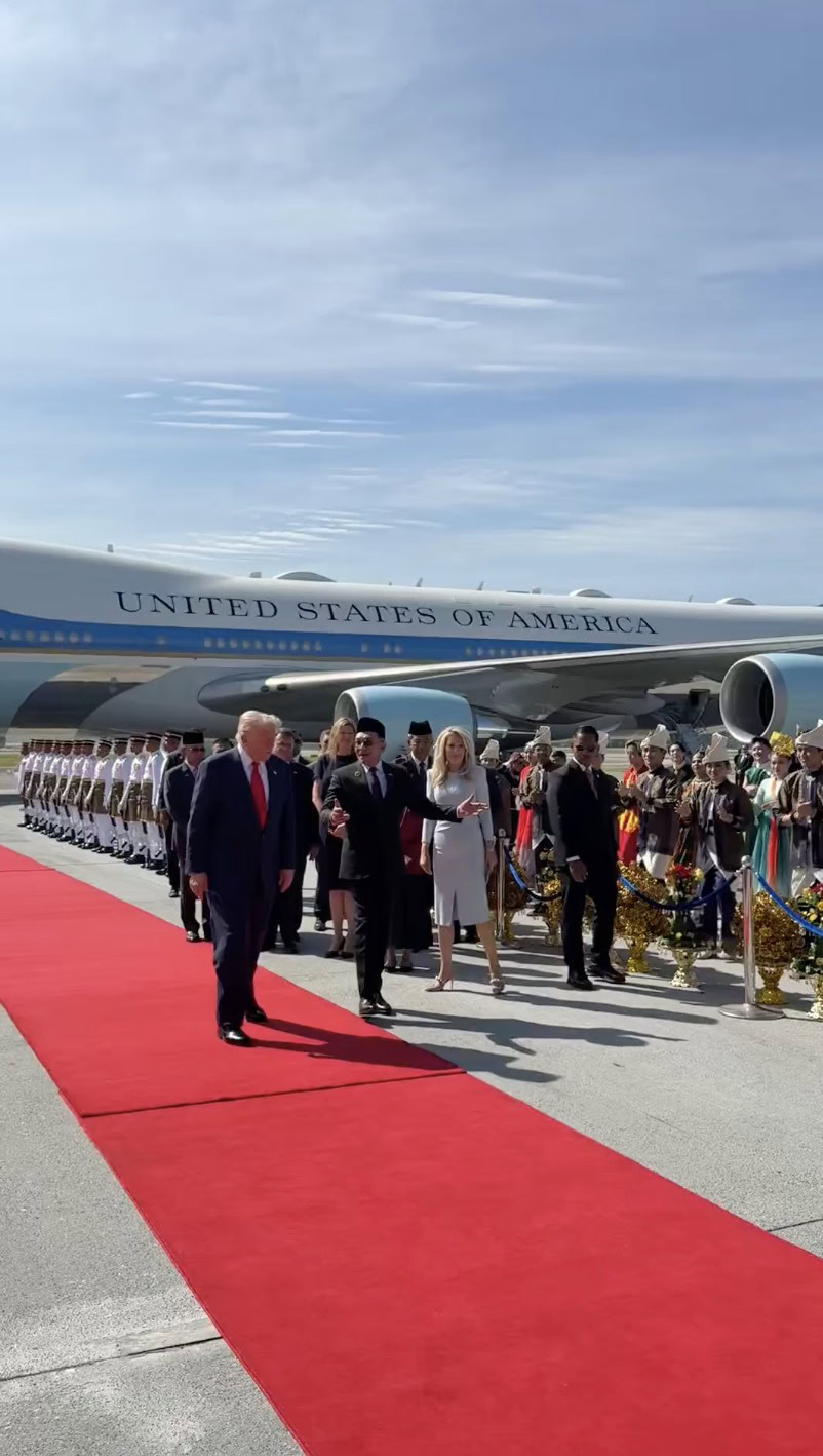 Trump tiba di Malaysia! Sempat menari ikut rentak penari tradisional