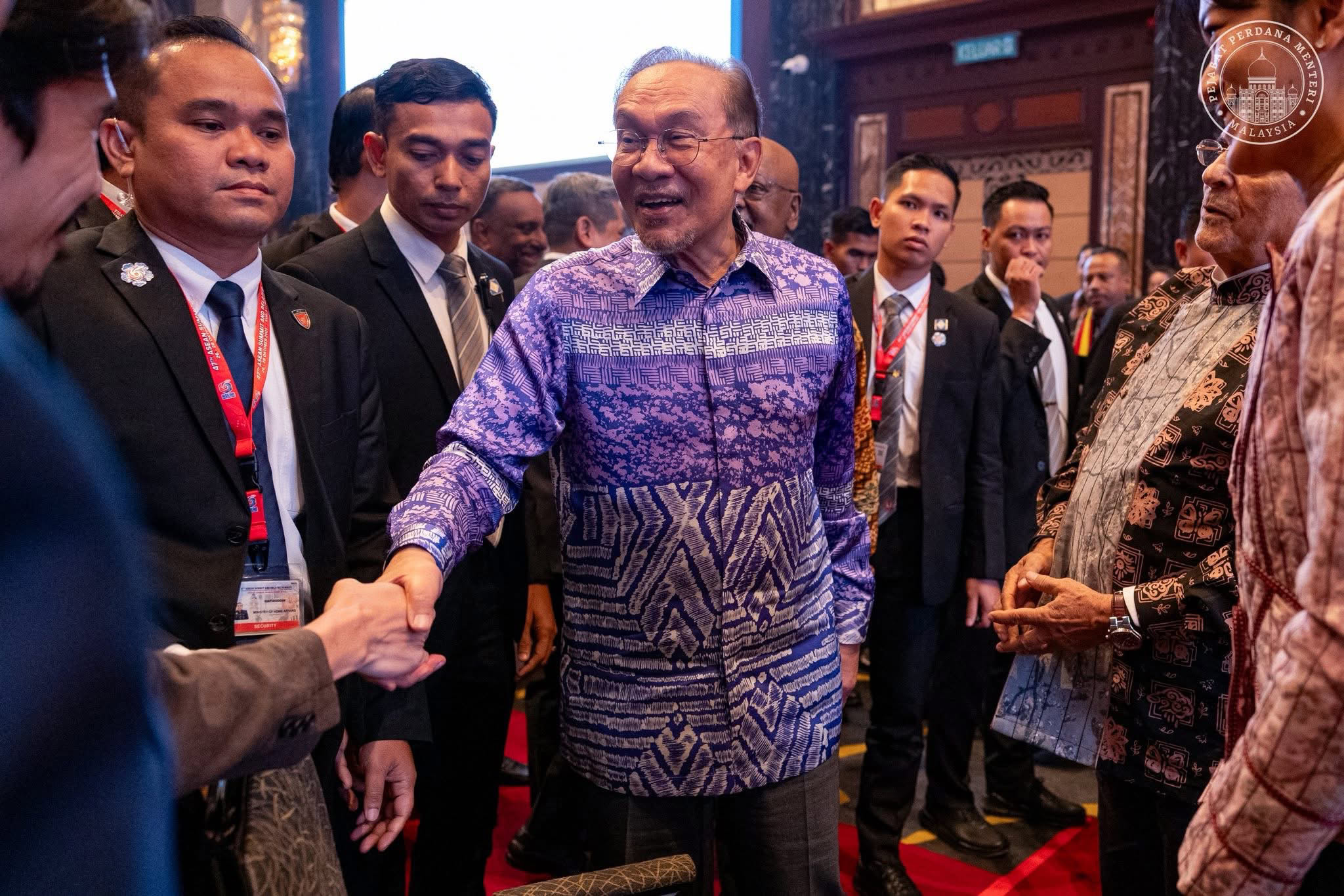 Malaysia bukan bangsa yang bersembunyi