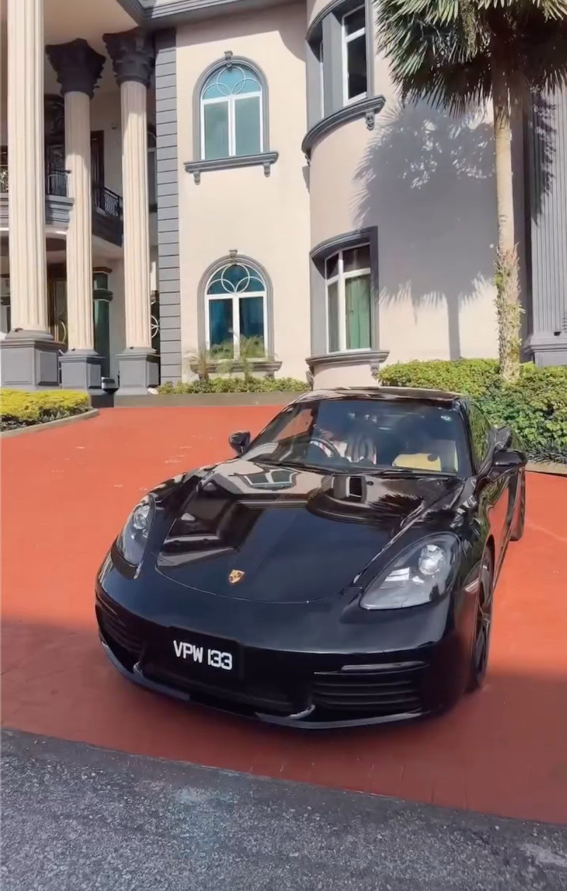 Kereta mewah Porsche