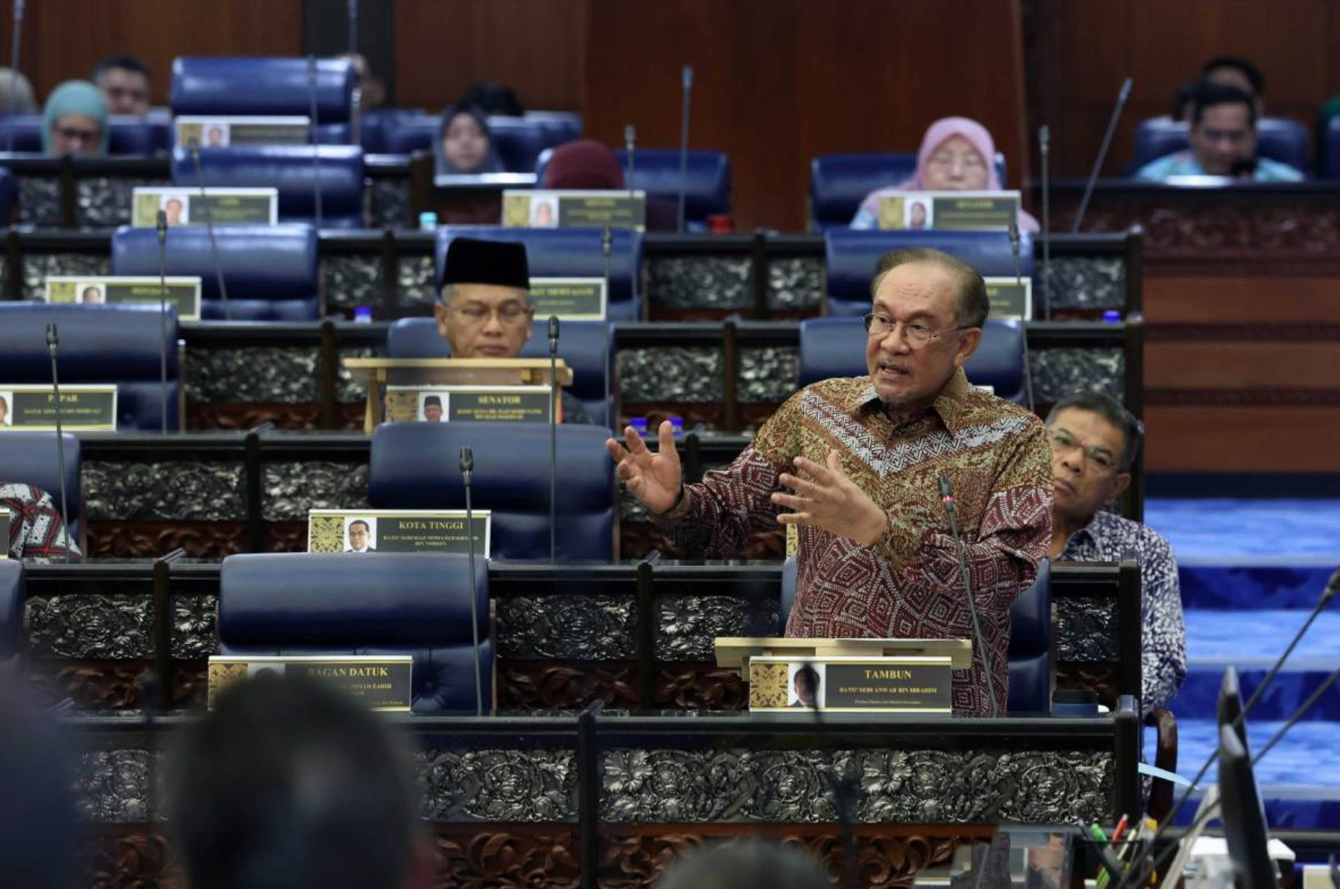 Letak polis di sekolah