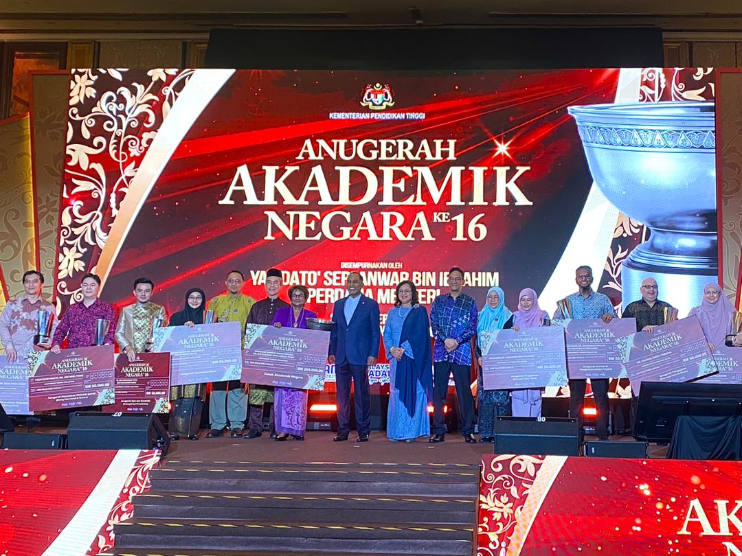 peranan akademik