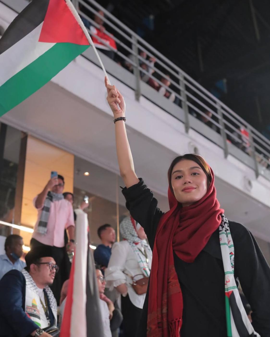 Jangan jadi pengkhianat mimi lana