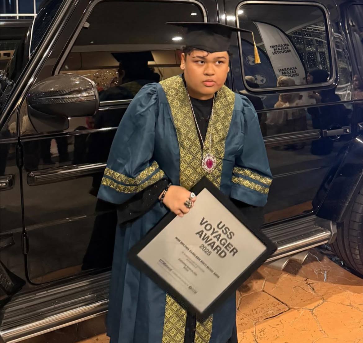 Cik B Terima USS Voyager Award 2025