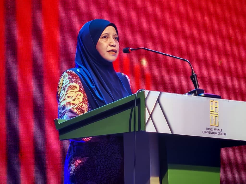 Juara Travel rai 25 tahun