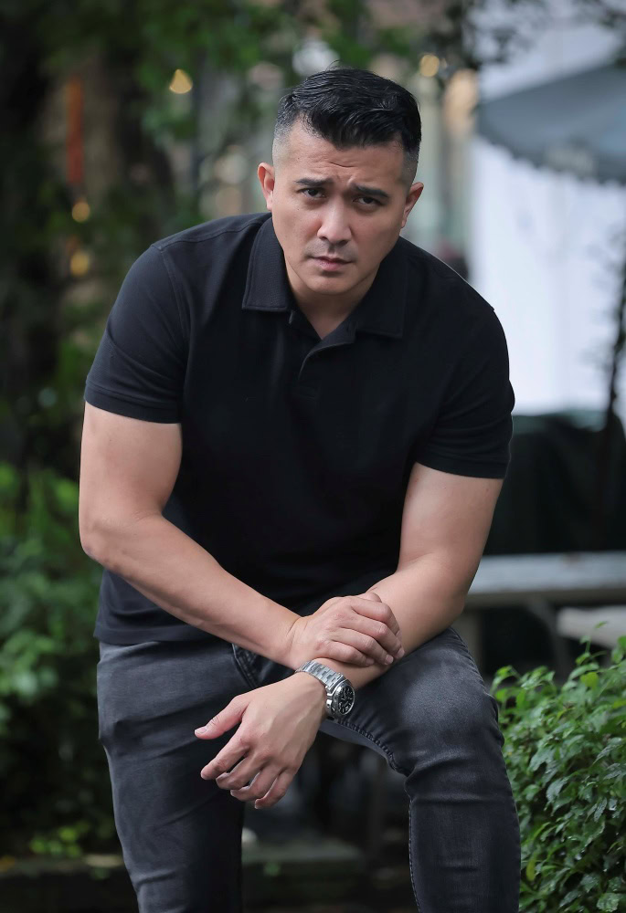 Aaron Aziz Sudah berusia