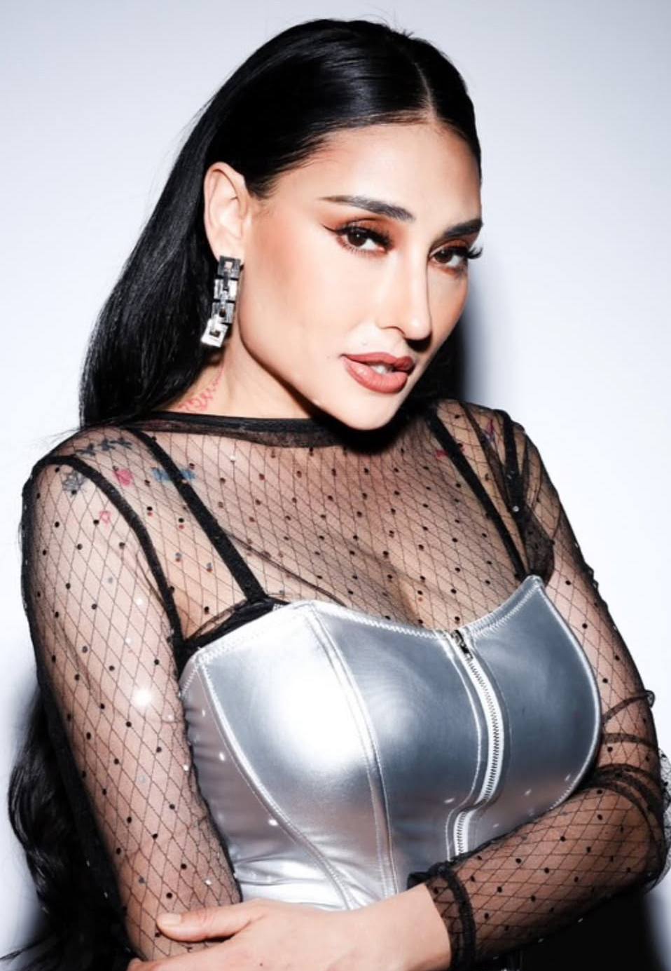 Zarina anjoulie Jangan ketawakan orang